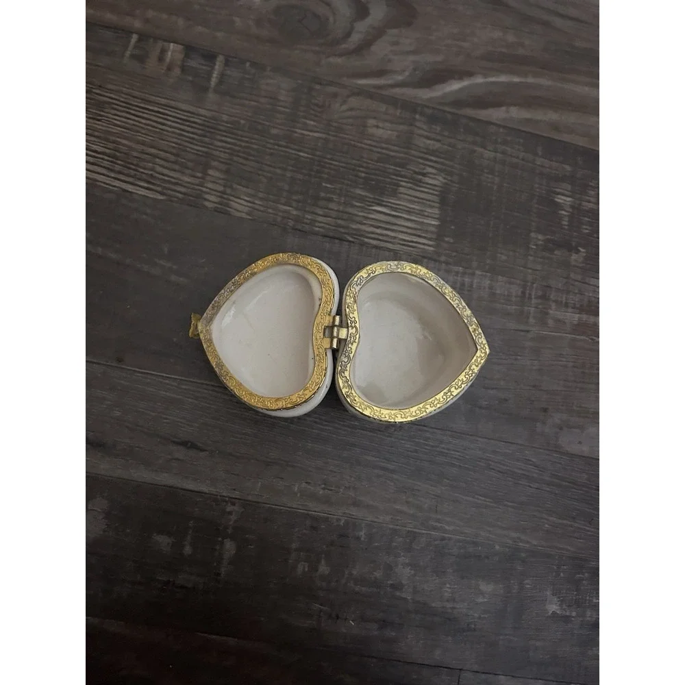 White Heart-Shaped Hinged Trinket Box w/ Rose Floral Lid & Gold Trim